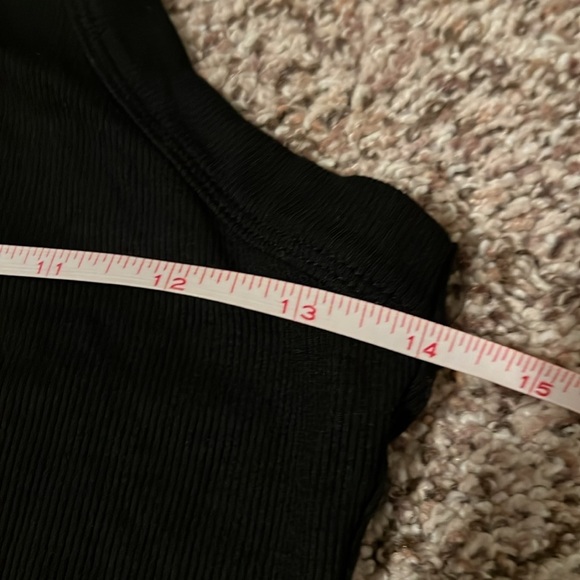 Black crop top. Size Small. - Picture 2 of 4